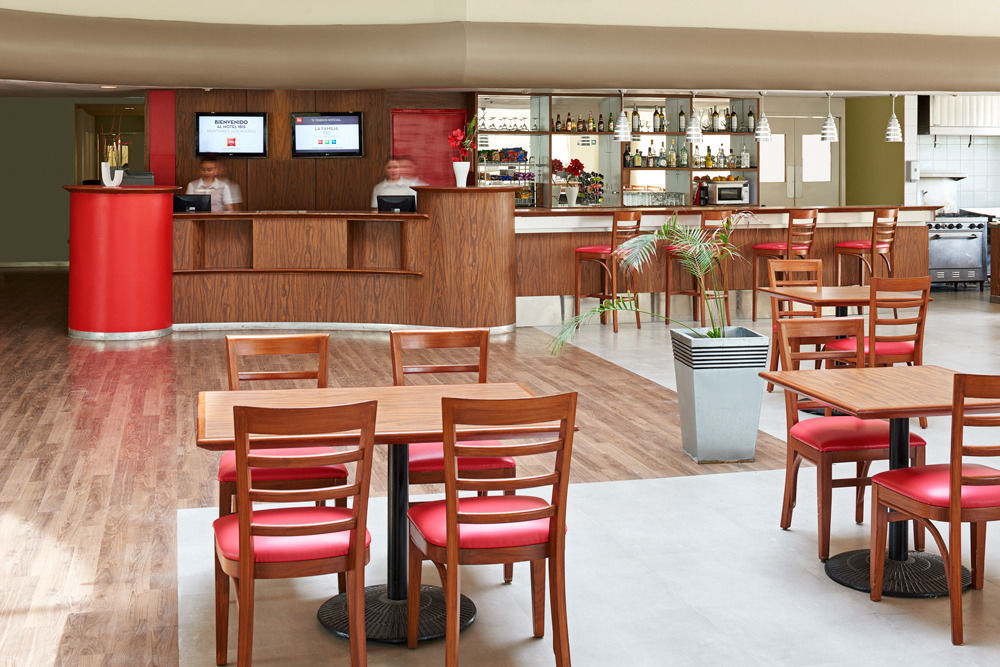 Отель Ibis Monterrey Aeropuerto Аподака Экстерьер фото